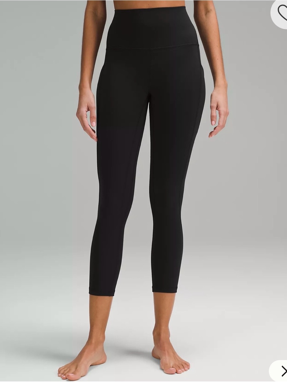 Lululemon Black Leggings with pockets size 6, cropped